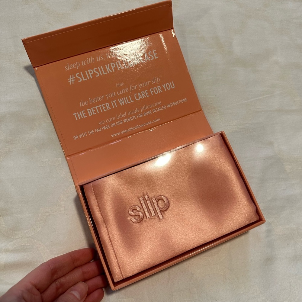 SLIPSILK Sleep Standard/Queen Pillowcase- Peach